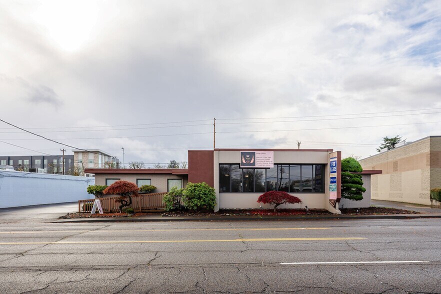 More Photos Of 12850 SW Canyon Rd, Beaverton Medical For Lease