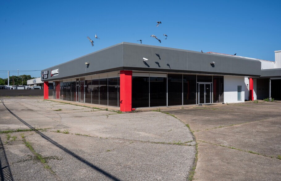 Primary Photo Of 4925 Avenue H, Rosenberg Warehouse For Lease