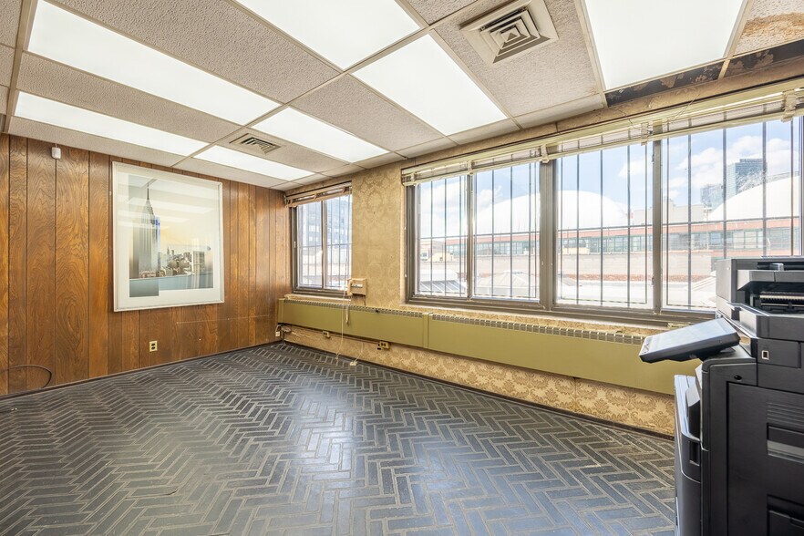 More Photos Of 4332 33rd St, Long Island City Industrial For Sale
