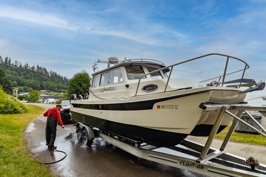 More Photos Of 444 Front St, Sekiu Hotel For Sale