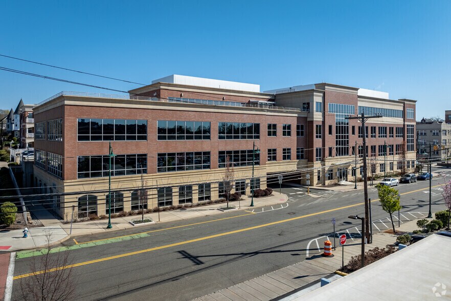 More Photos Of 1 DeForest Ave, Summit Office For Lease