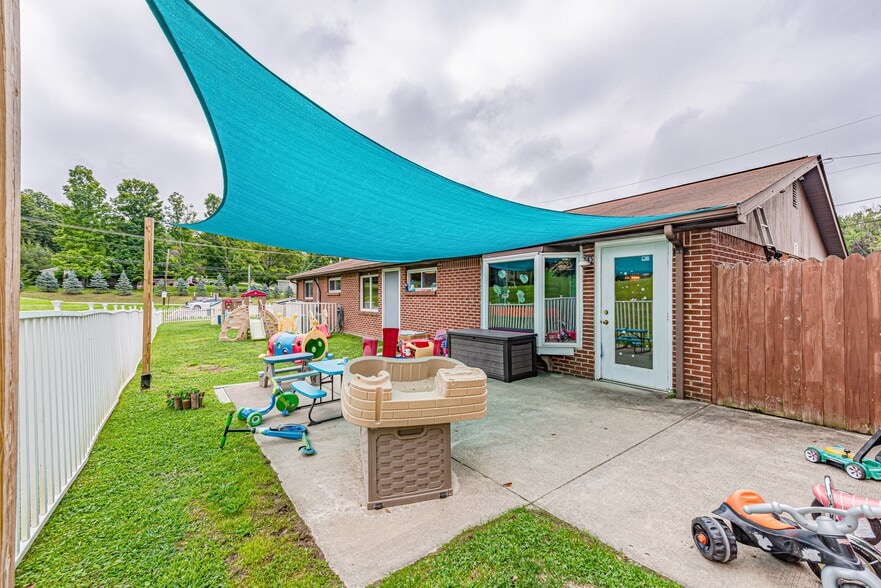 More Photos Of 2420 Greenock Buena Vista Rd, Mckeesport Daycare Center For Sale