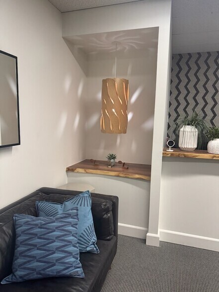 More Photos Of 733 Bishop St, Honolulu Office For Lease