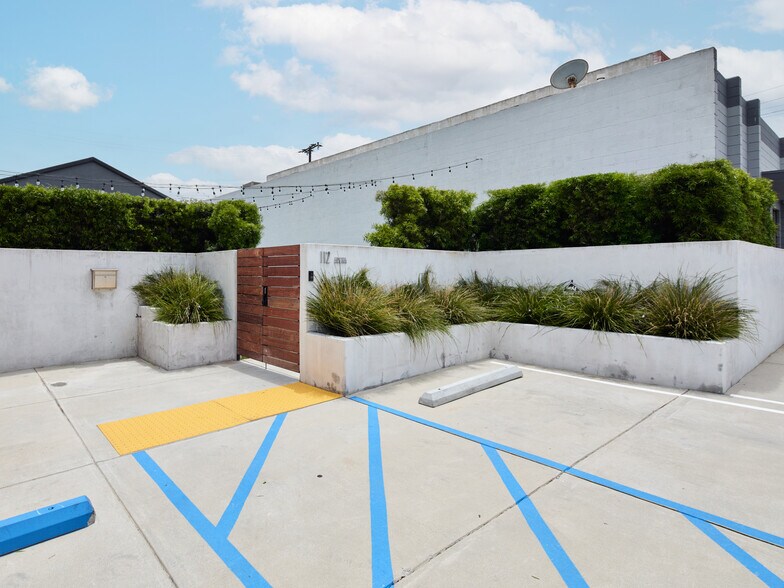 More Photos Of 112 Arena St, El Segundo Office For Sale