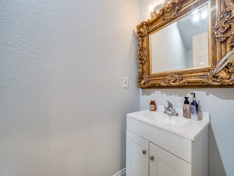 More Photos Of 6934 Crestway Rd, San Antonio Apartments For Sale