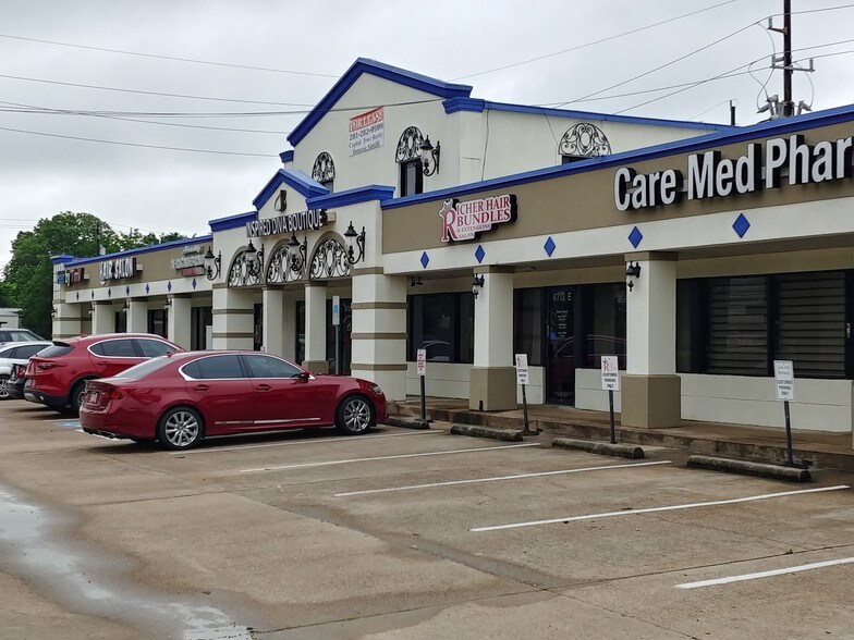 More Photos Of 6713 Broadway, Pearland Freestanding For Lease