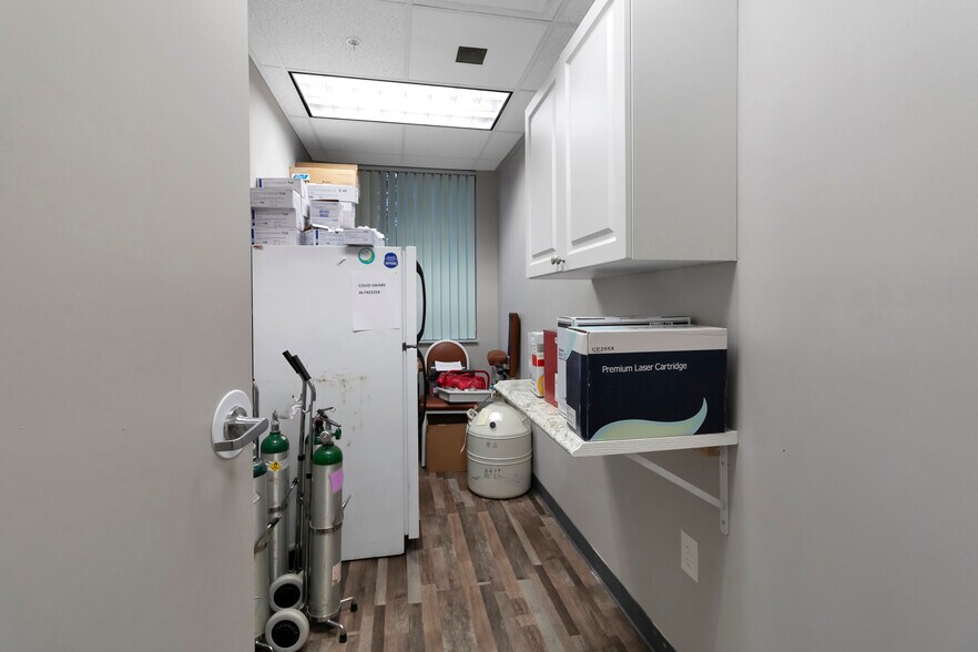 More Photos Of 2525 Harbor Blvd, Port Charlotte Medical For Lease