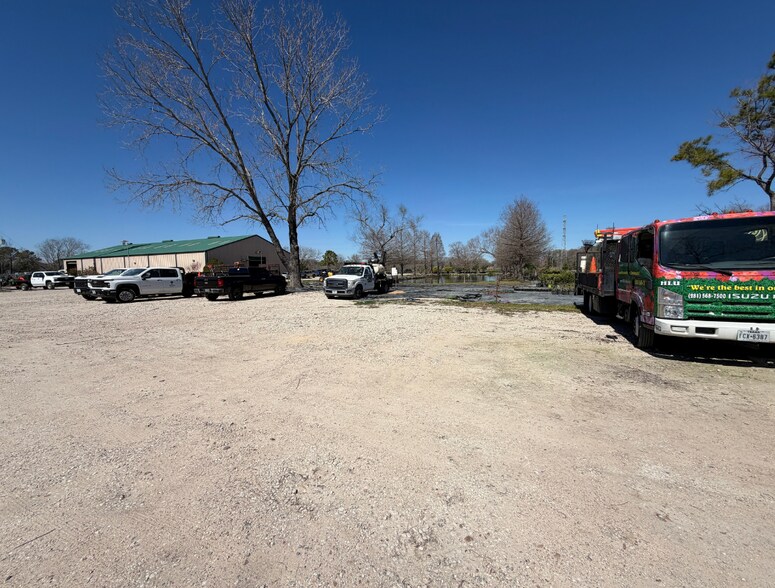 More Photos Of 14000 Old Richmond Rd, Sugar Land Warehouse For Lease
