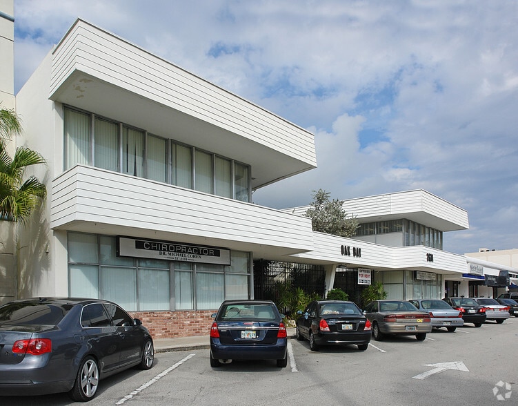 More Photos Of 2631 E Oakland Park Blvd, Fort Lauderdale Medical For Lease
