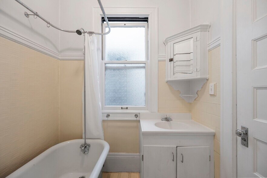 More Photos Of 2 Hugo St, San Francisco Multifamily For Sale