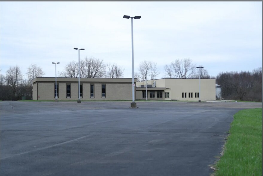 Primary Photo Of 995 Youngstown Warren Rd, Niles Lodge Meeting Hall For Sale