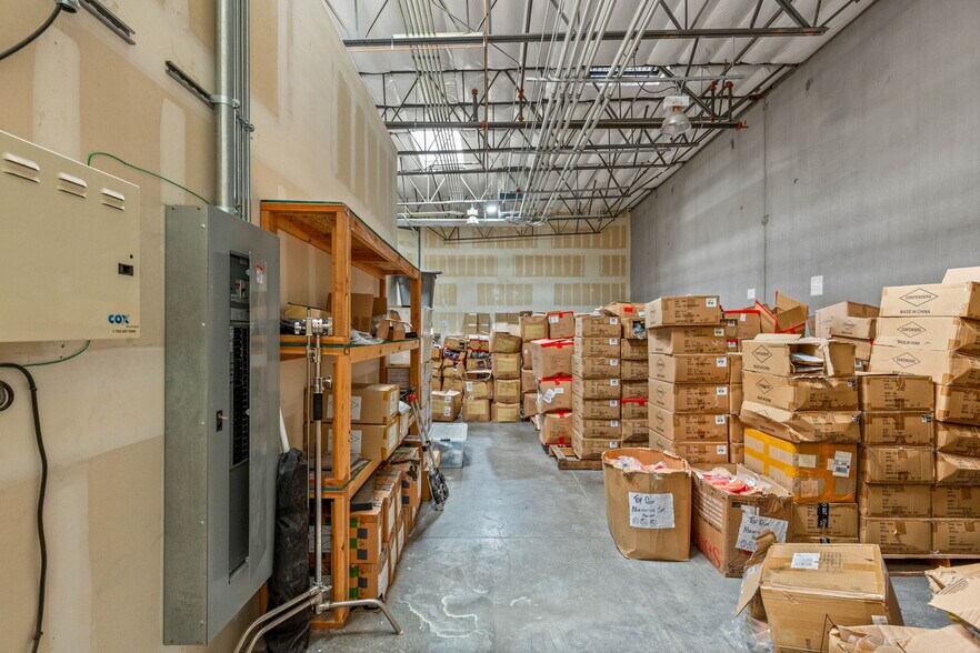 More Photos Of 4570 W Post Rd, Las Vegas Showroom For Lease