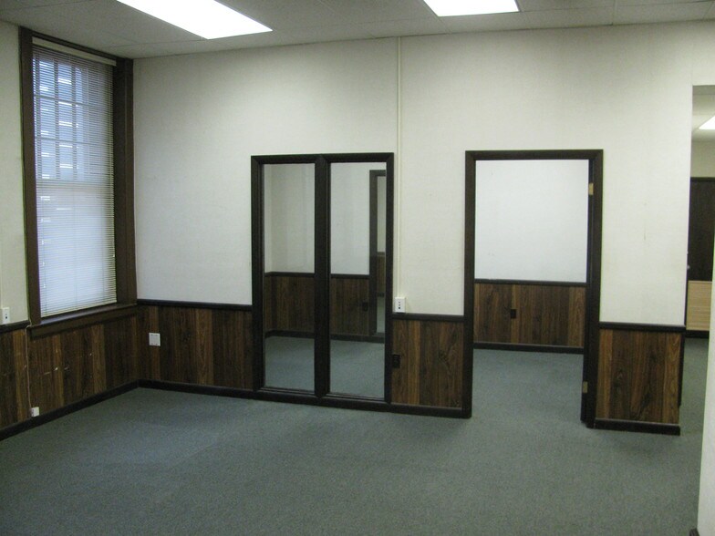 More Photos Of 1 Center Sq, Hanover Office For Lease