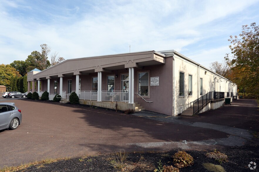 More Photos Of 25 N Main St, Coopersburg Office For Lease