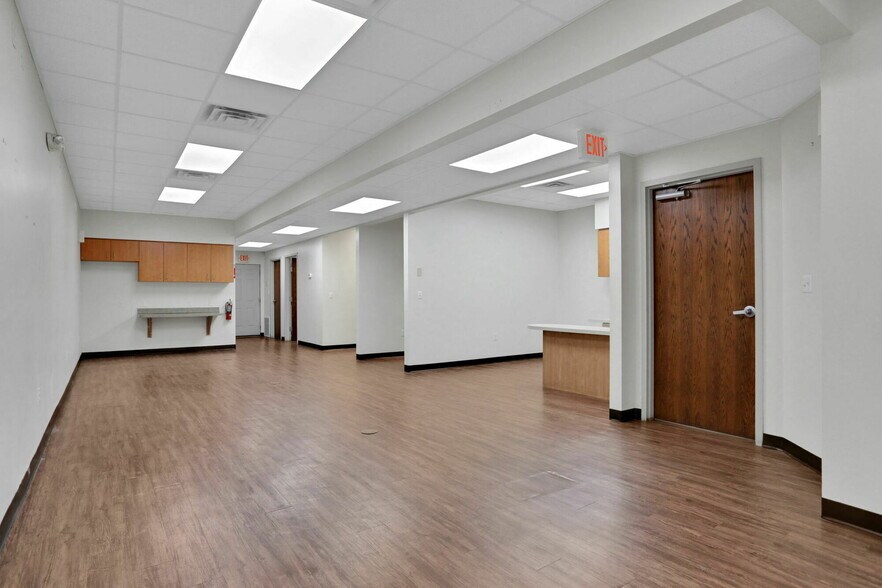 More Photos Of 1712-1736 University Blvd S, Jacksonville Medical For Sale