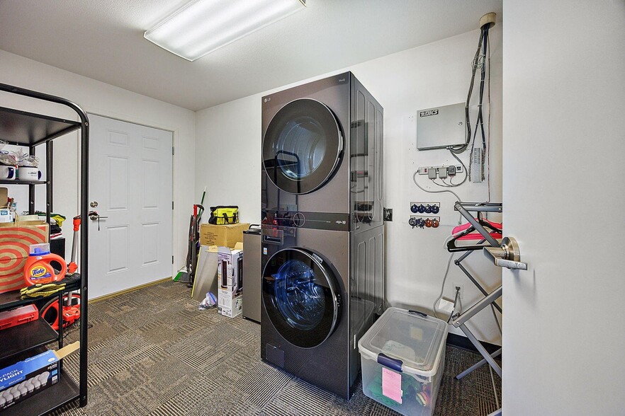 More Photos Of 1400 Avenue G, White City Self Storage For Sale