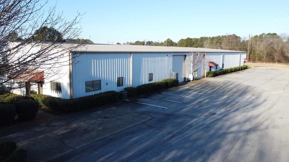 More Photos Of 1498 Airport Rd, Greensboro Warehouse For Lease