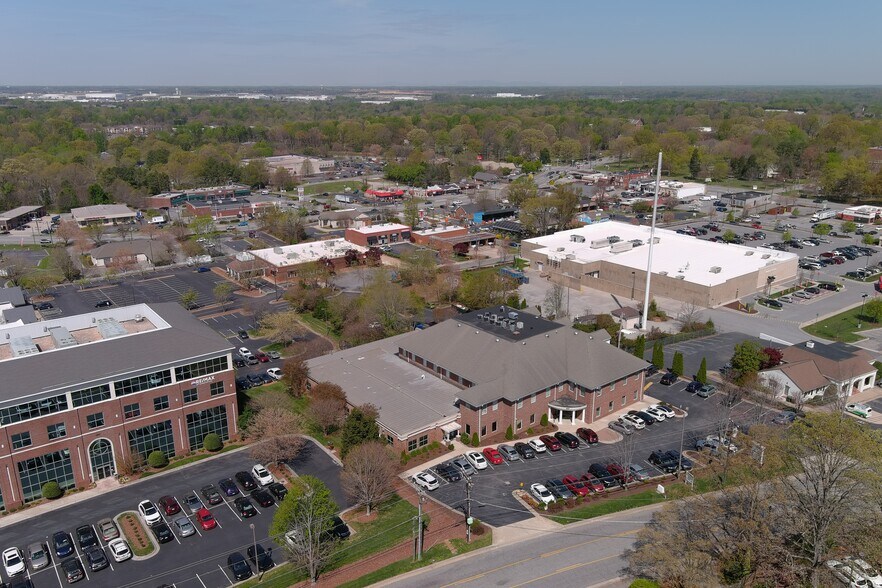 More Photos Of 603 Dolley Madison Rd, Greensboro Medical For Lease