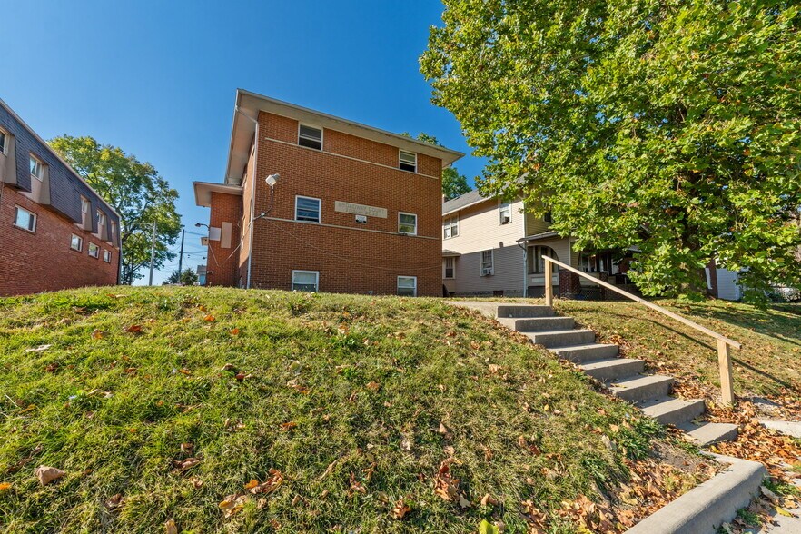 More Photos Of 2031-2033 W Broad St, Columbus Apartments For Sale