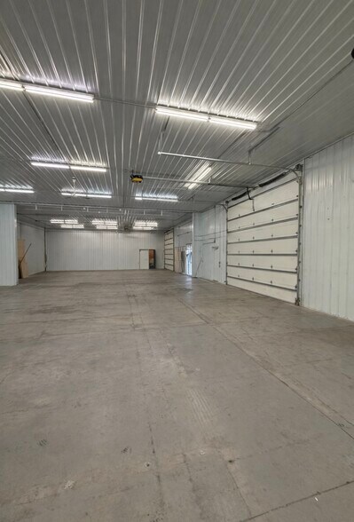 More Photos Of W5037 Amy Ave, Kaukauna Service For Lease