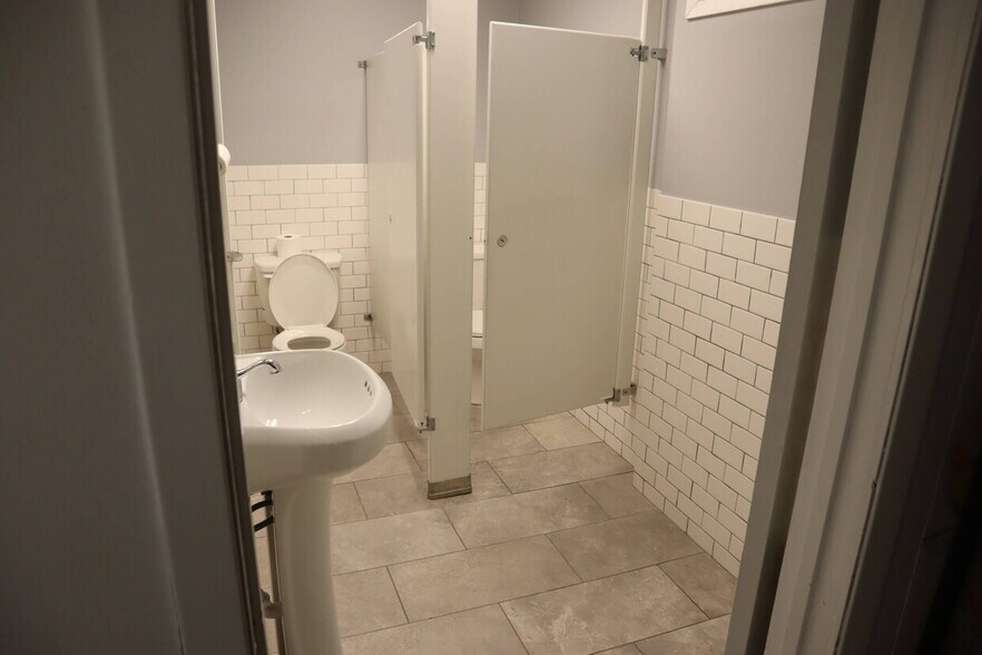 More Photos Of 103 Fort Salonga Rd, Northport Office For Sale