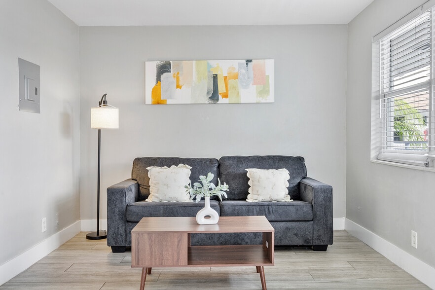 More Photos Of 50 SE 12th St, Fort Lauderdale Apartments For Sale
