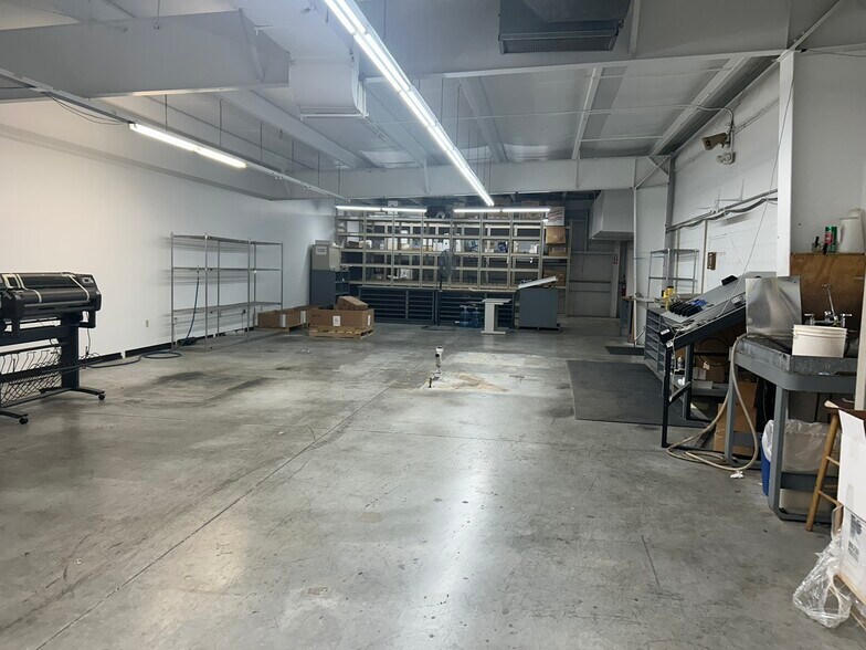 More Photos Of 3340-3350 Main St, Ravenna Light Manufacturing For Sale