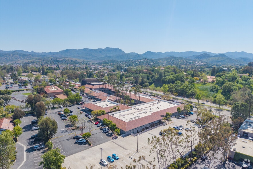 More Photos Of 850 Hampshire Rd, Westlake Village Office For Lease