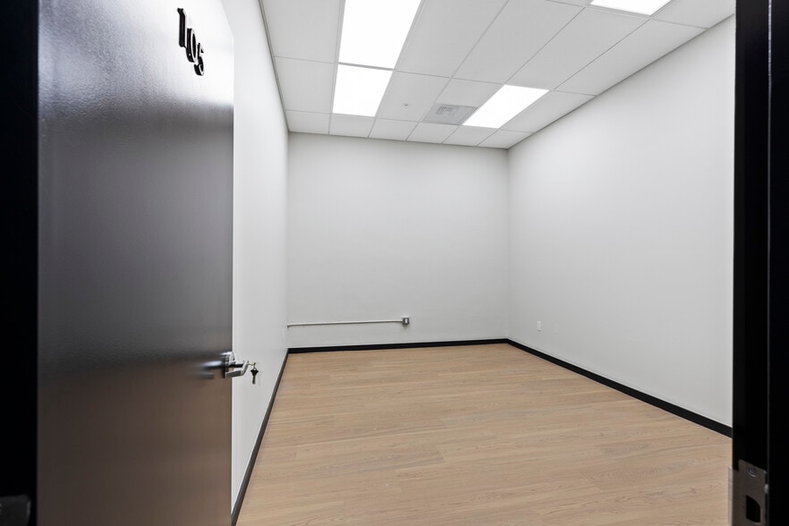 More Photos Of 939 10th St, Modesto Storefront Retail Office For Lease