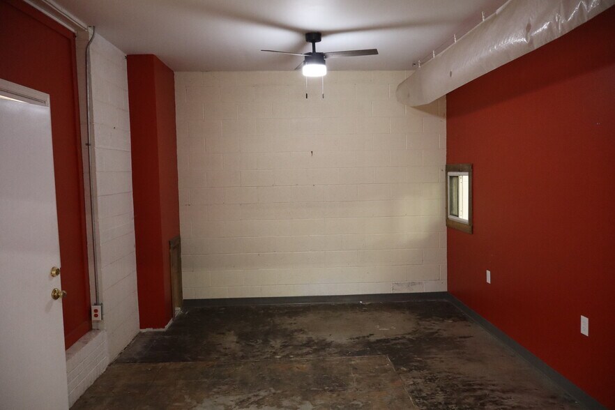 More Photos Of 504 Houston St, Greensboro Warehouse For Sale