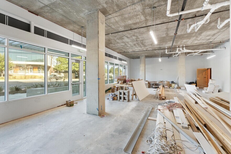 More Photos Of 2323 S Lamar Blvd, Austin Apartments For Lease