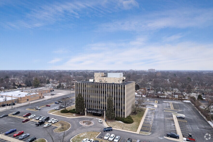 More Photos Of 121 S Wilke Rd, Arlington Heights Medical For Lease