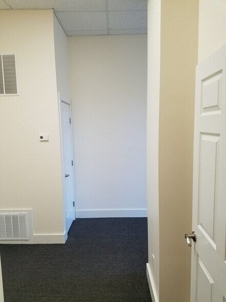 More Photos Of 29 E Market St, Corning Office Residential For Lease