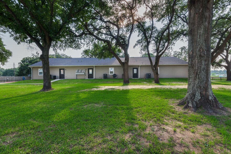 More Photos Of 16610 Mueschke Rd, Cypress Office Residential For Lease