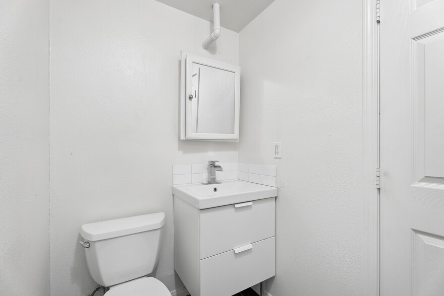 More Photos Of 1124 Victoria St, Costa Mesa Apartments For Sale