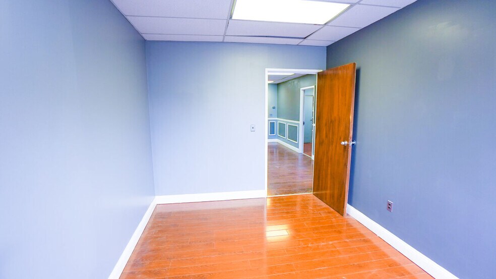 More Photos Of 2 Lincoln Hwy, Edison Medical For Lease