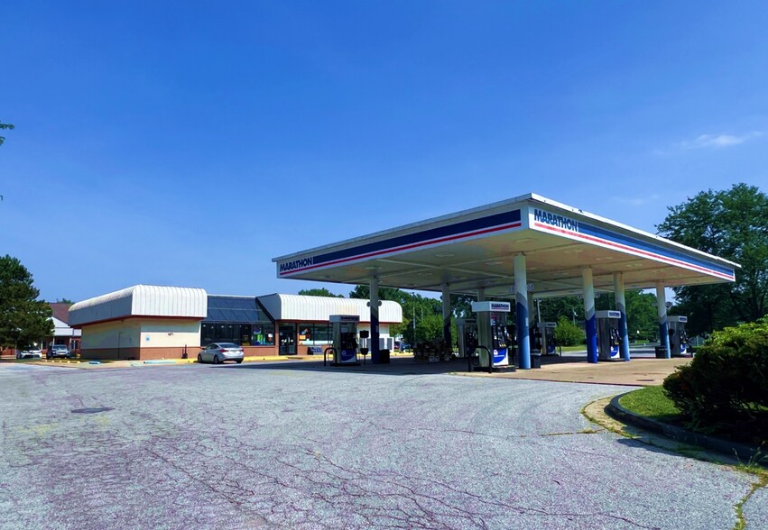Primary Photo Of 1471 S Green St, Brownsburg Convenience Store For Sale