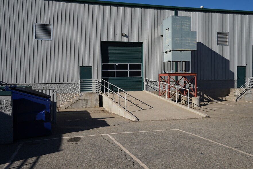 More Photos Of 3773 Monarch St, Frederick Warehouse For Lease