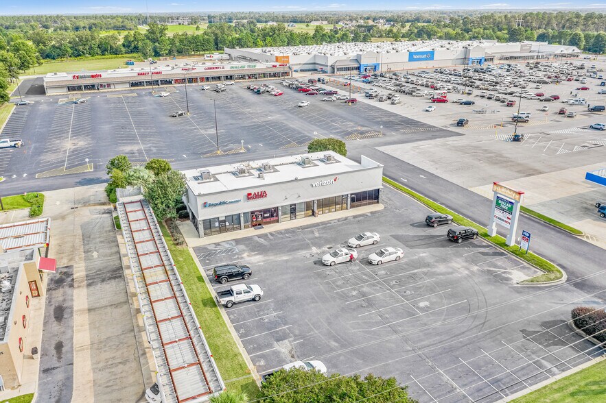 More Photos Of 2831 Ledo Rd, Albany Storefront For Lease