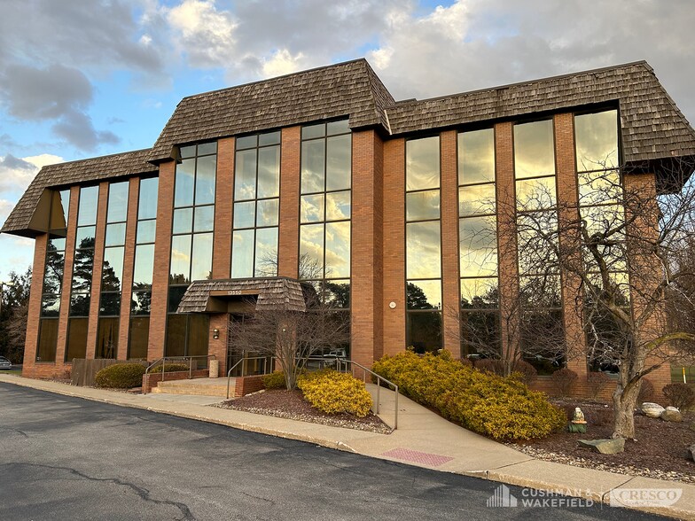 Primary Photo Of 13500-13550 Falling Water Rd, Strongsville Office For Lease