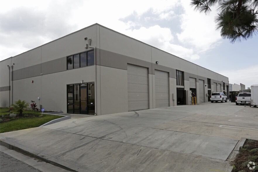 Primary Photo Of 5382 Oceanus Dr, Huntington Beach Manufacturing For Lease