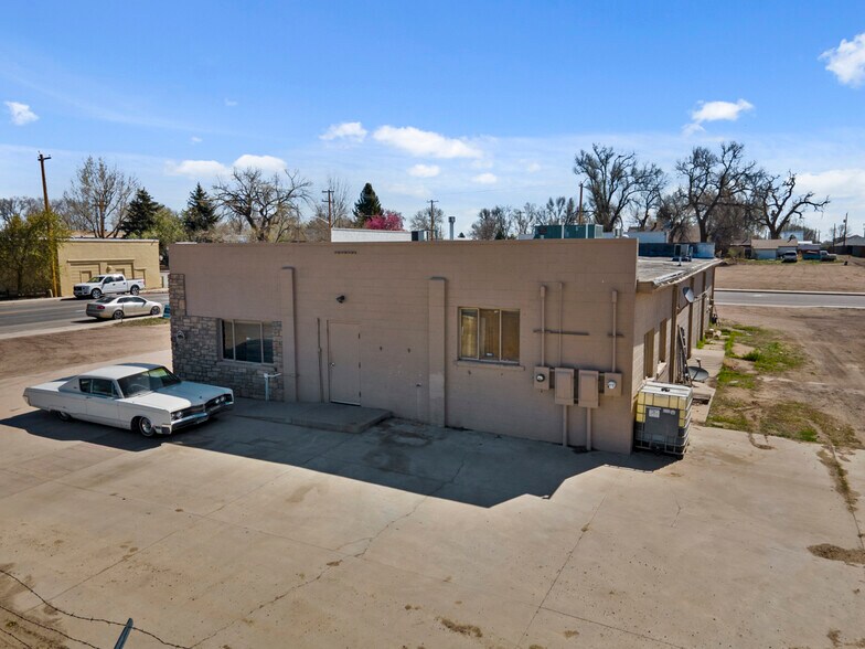 More Photos Of 106 W 4th St, Severance Warehouse For Sale