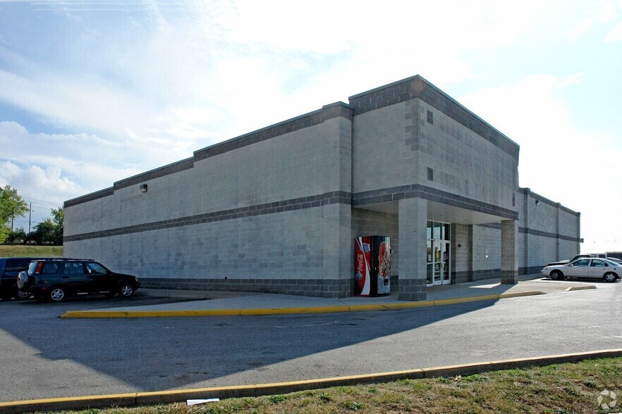 Primary Photo Of 1800 Middlebrook Pike, Knoxville Freestanding For Lease