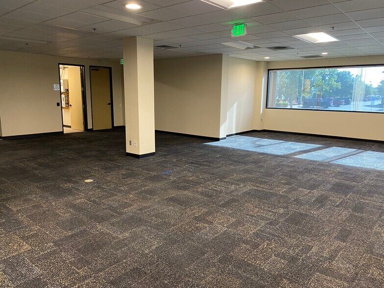More Photos Of 6715 N Palm Ave, Fresno Office For Lease