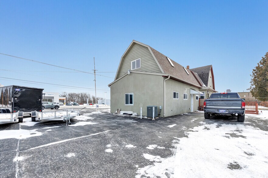 More Photos Of 513-529 Duluth Ave, Sturgeon Bay, Sturgeon Bay General Retail For Sale