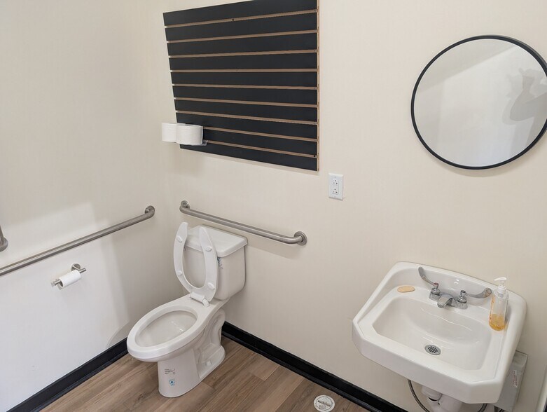 More Photos Of 2238 N Mount Juliet Rd, Mount Juliet Flex For Lease