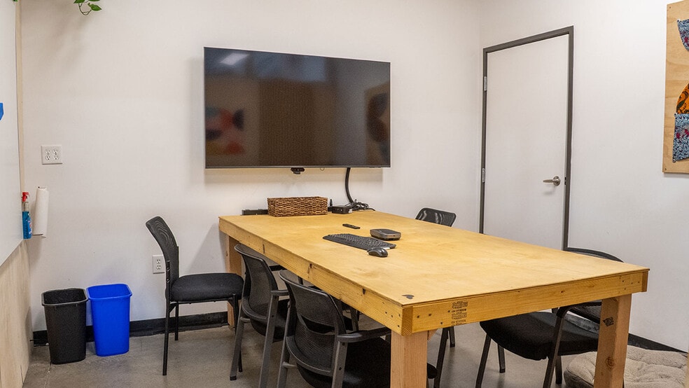 More Photos Of 3000 Airport Dr, Erie Light Manufacturing For Sale