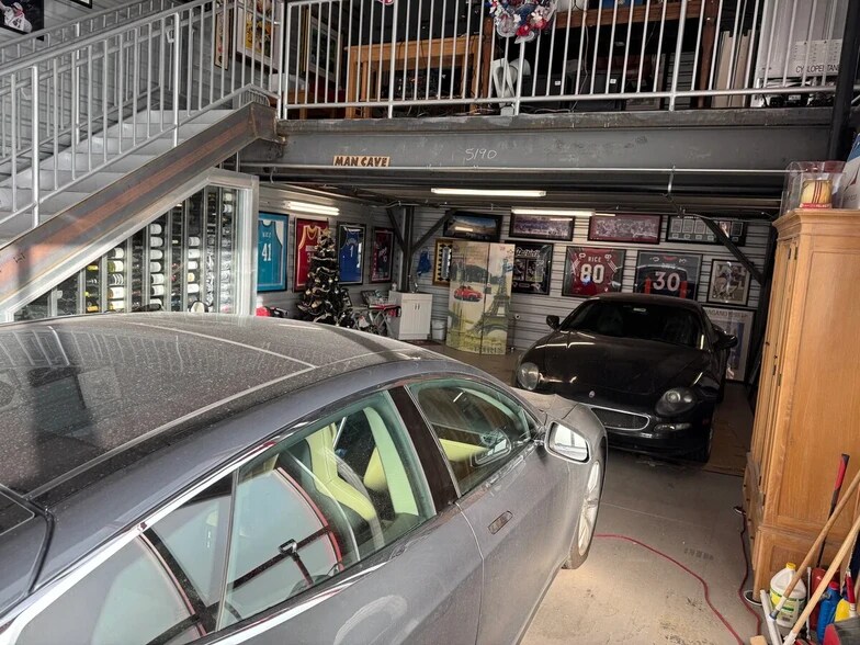 More Photos Of 13303 E Adam Aircraft Cir, Englewood Parking Garage For Sale