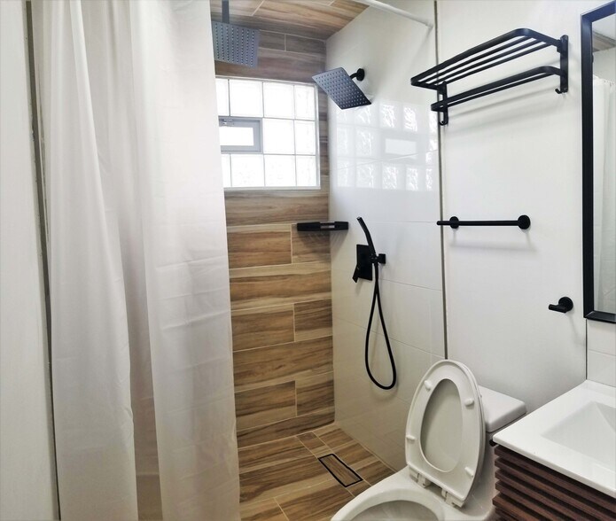 More Photos Of 1858 Dewey St, Hollywood Apartments For Sale