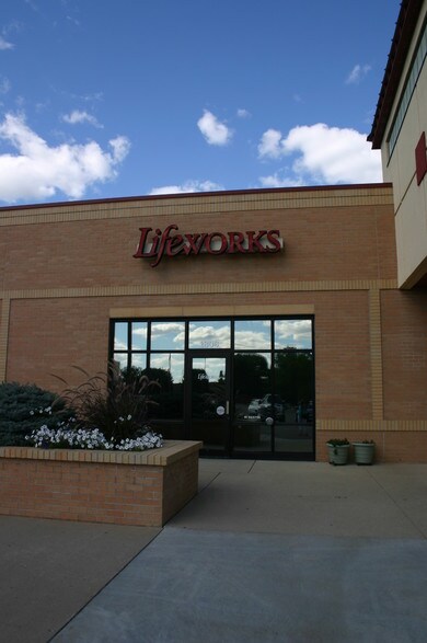 More Photos Of 1802 Commerce Dr, North Mankato Freestanding For Lease